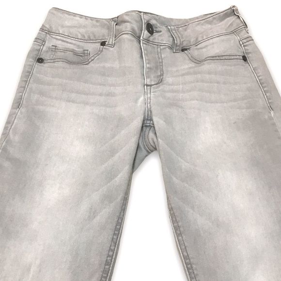 MAURICES Light Gray Skinny Jegging Jeans - Picture 4 of 6